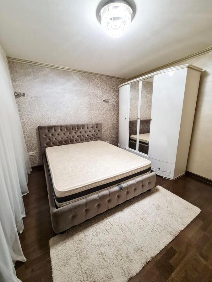 Cathedral Park And Pedestrian Zone Ultracentral Cozy Apartment In 키시나우 외부 사진