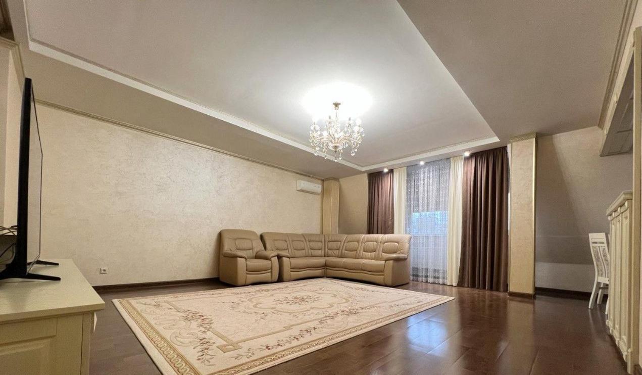 Cathedral Park And Pedestrian Zone Ultracentral Cozy Apartment In 키시나우 외부 사진