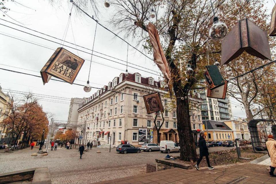 Cathedral Park And Pedestrian Zone Ultracentral Cozy Apartment In 키시나우 외부 사진