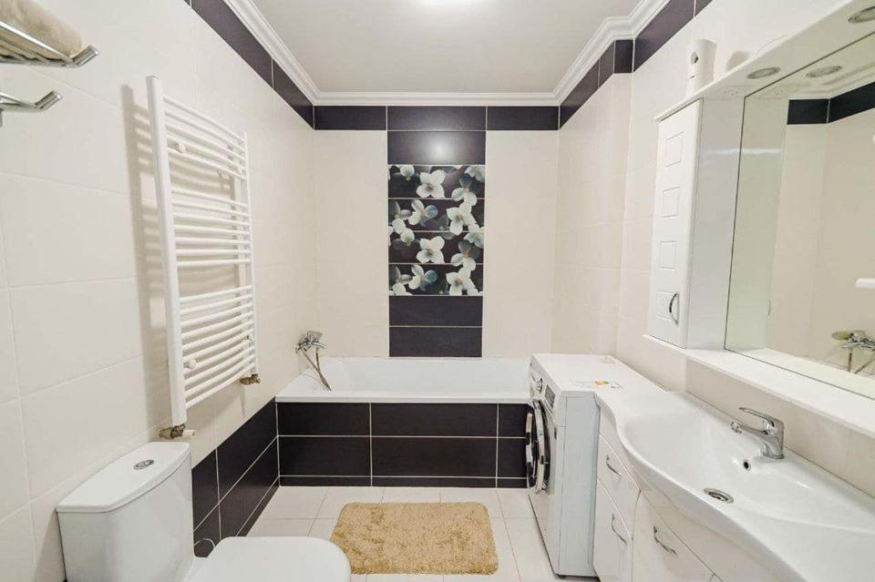 Cathedral Park And Pedestrian Zone Ultracentral Cozy Apartment In 키시나우 외부 사진